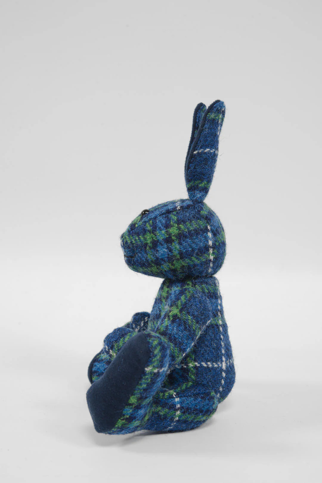 Harris Tweed 12" Fully Jointed Rabbit - A0169 (Blue) - Image 3