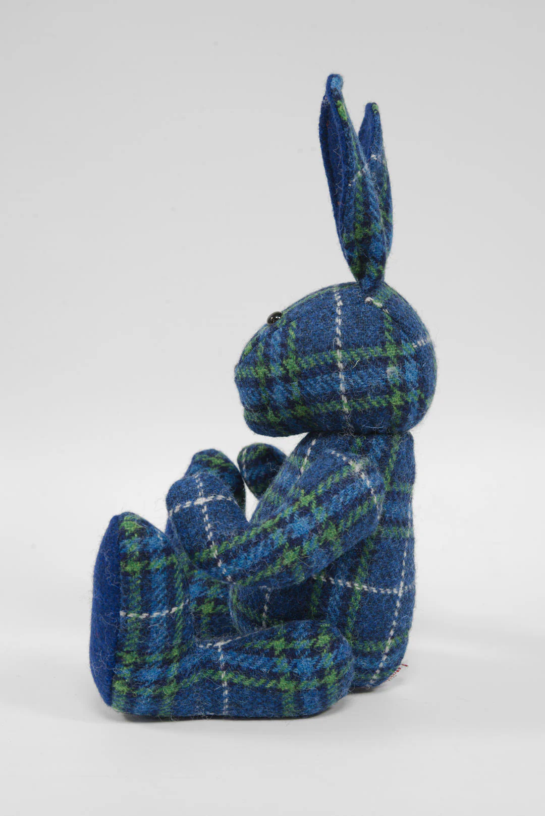 Harris Tweed 16" Fully Jointed Rabbit - A0169 (Blue) - Image 3