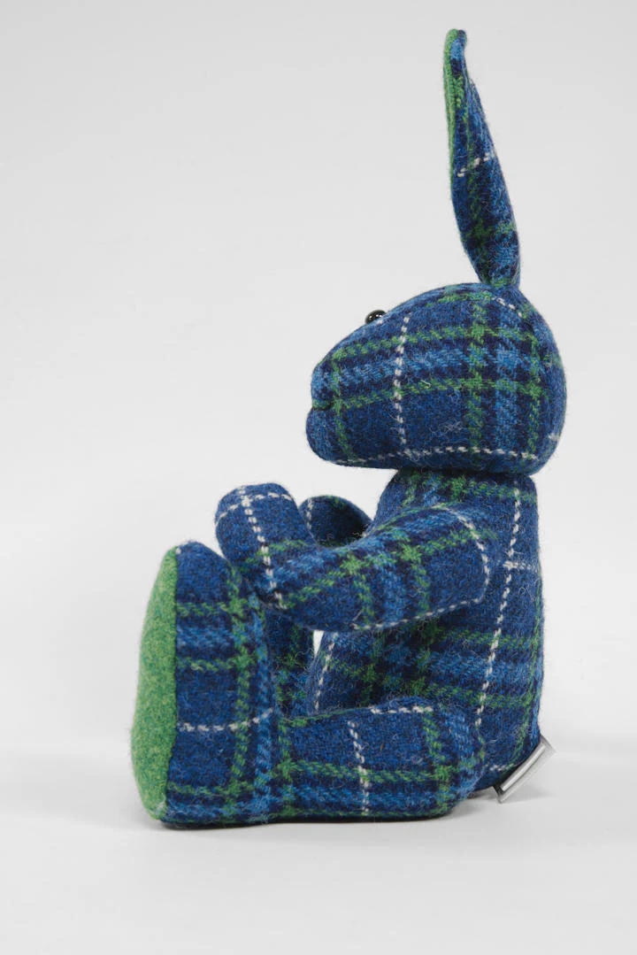 Harris Tweed 16" Fully Jointed Rabbit - A0169 (Green) - Image 3