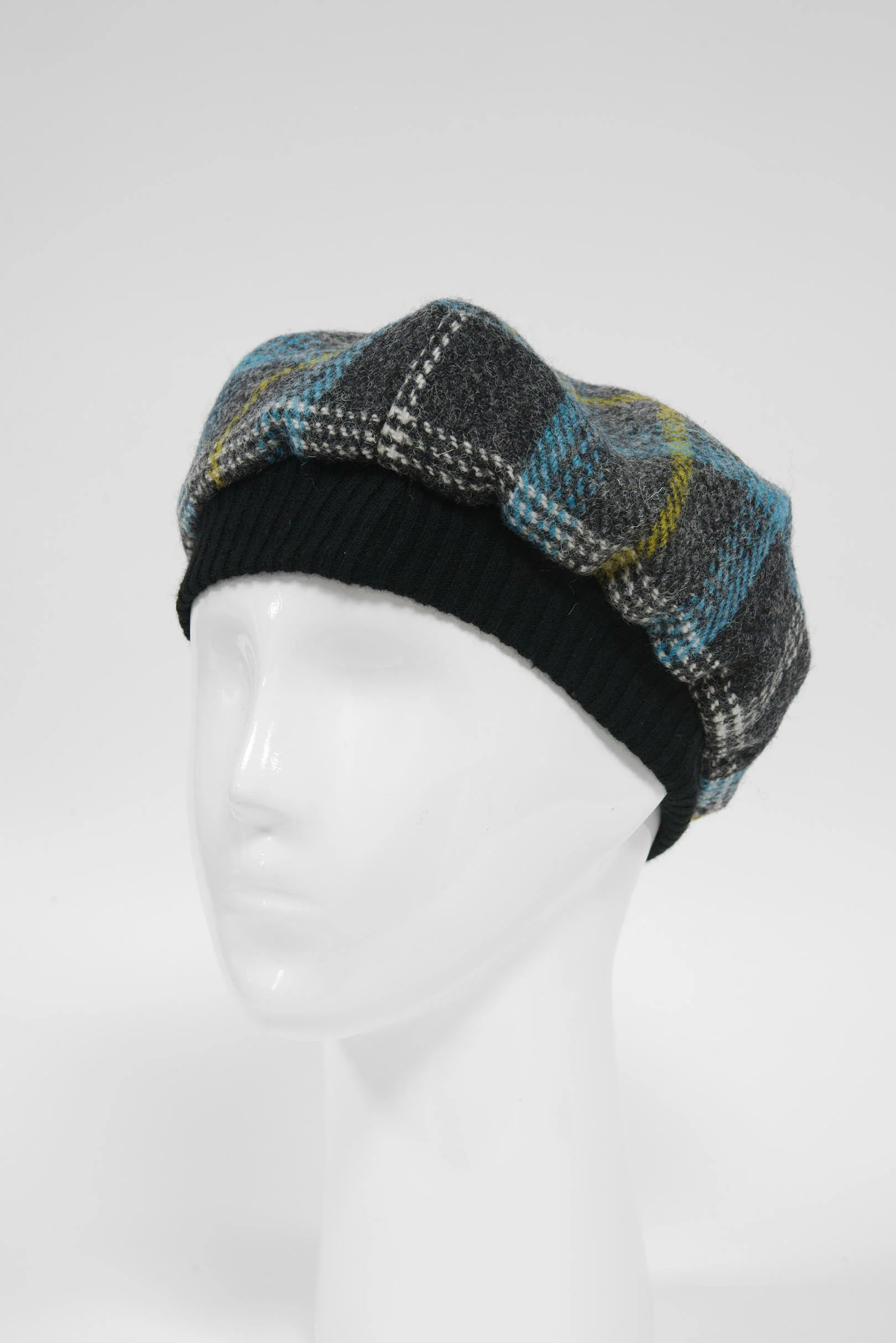 Harris Tweed Beret - A0204 (Black) - Image 3