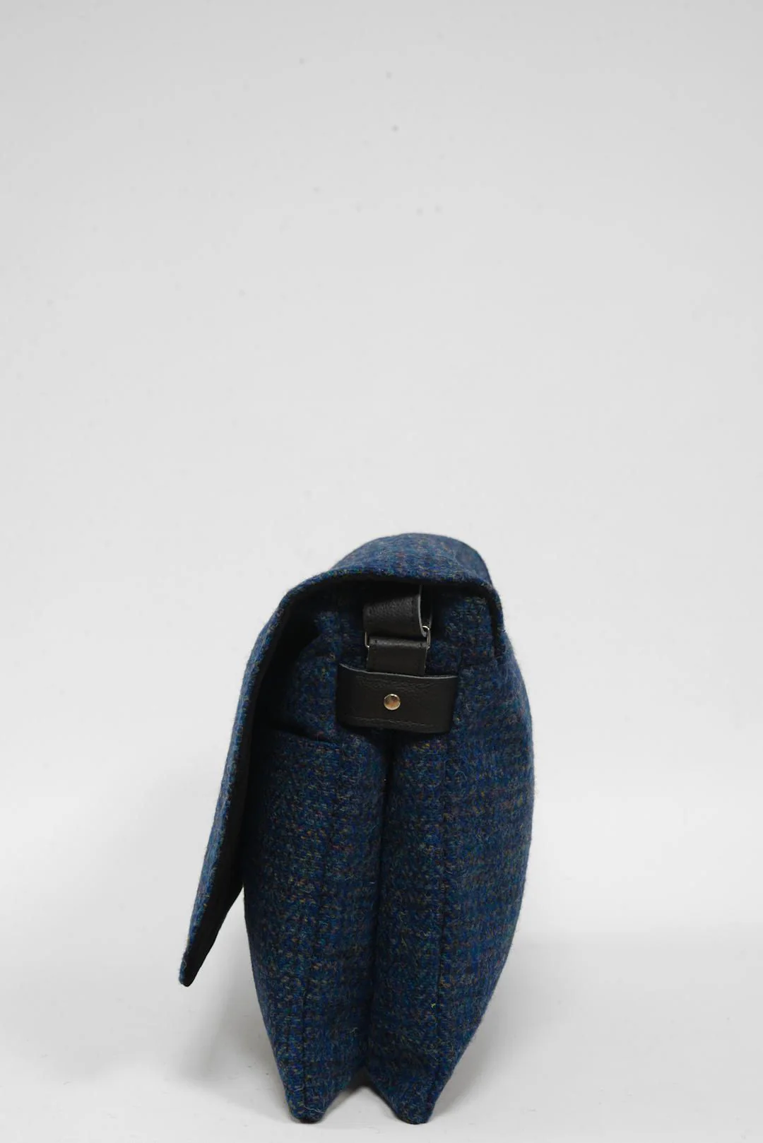 Harris Tweed Scalpay Bag - A0207 (Black Leather) - Image 7