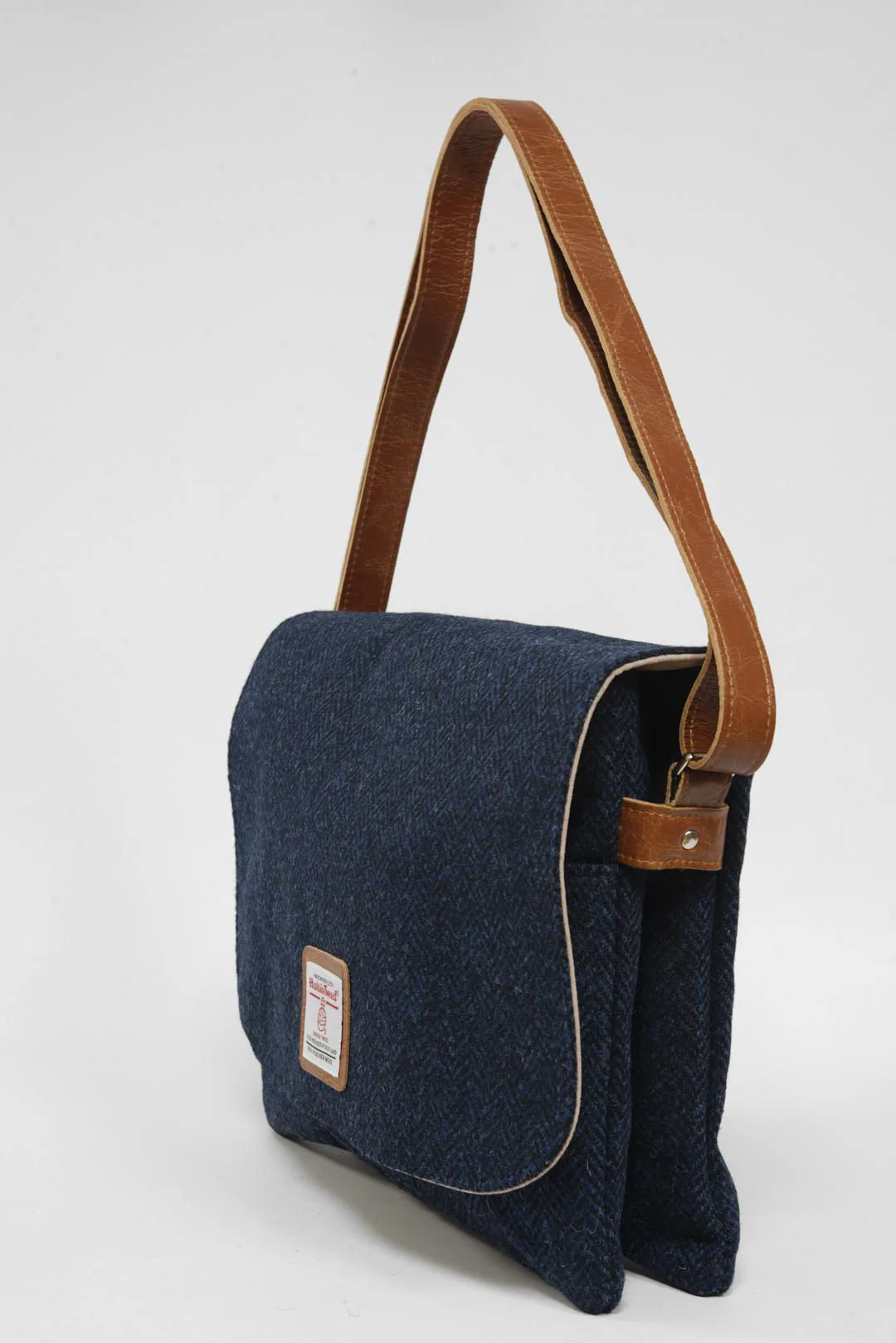 Harris Tweed Scalpay Bag - HB104 (Tan Leather) - Image 3