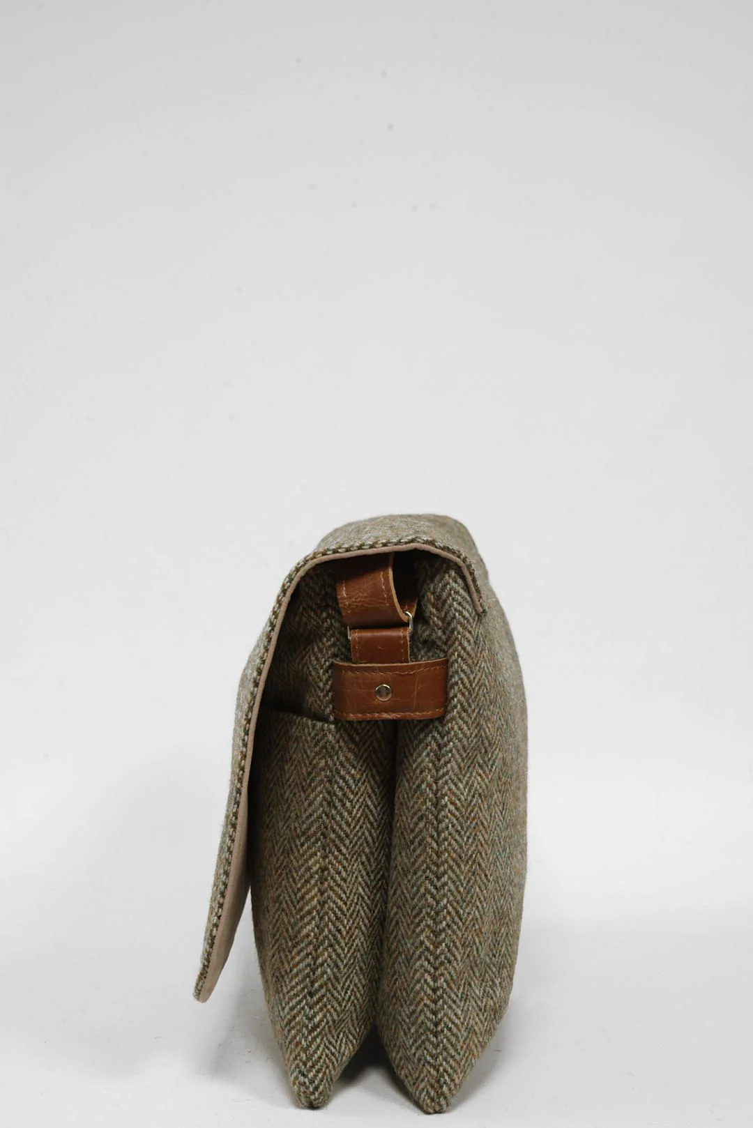 Harris Tweed Scalpay Bag - HB52 (Tan Leather) - Image 7